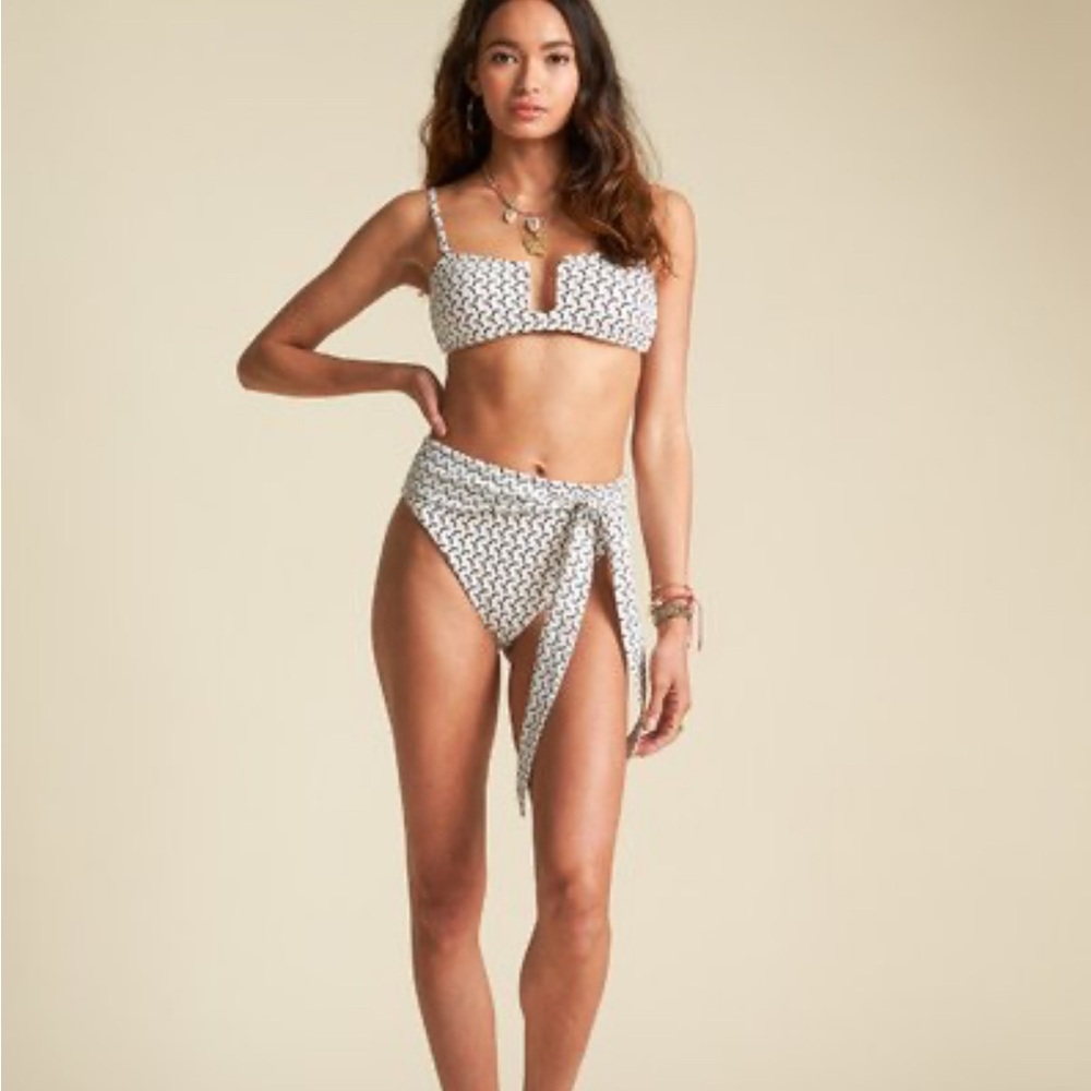 Chic Black and White Bikini Set Billabong